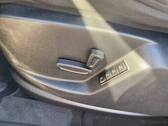 Ford S Max 2012 automat 2,0 TDCi 103kW top stav - 10