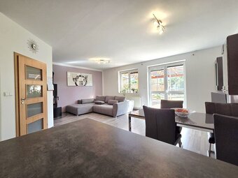 Prodej RD 6+kk 213 m2, na pozemku 287 m2 - 10