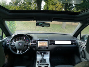 VW Touareg 7P 3.0TDI V6 - navi, tažné, pano, webasto - 10