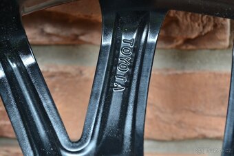 5×114,3 R17 Zimní sada Originál Toyota Corolla + 225/45 R17 - 10