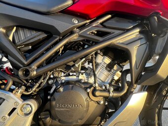 Honda CB125R - 10