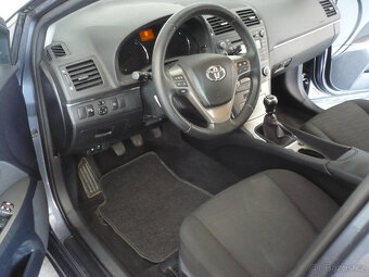 Avensis kombi 1,8-108kW+sada zimních kol - 10