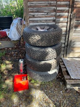 Prodám celoroční sadu kol 235/75 R15 - 10