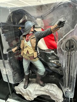 Assassin’s Creed sběratelské figurky – nikdy nerozbalené - 10