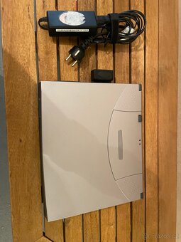 Starý počítač ACER - 10