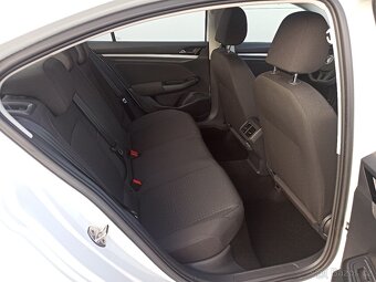 VOLKSWAGEN E-BORA 100kW TOP - 10