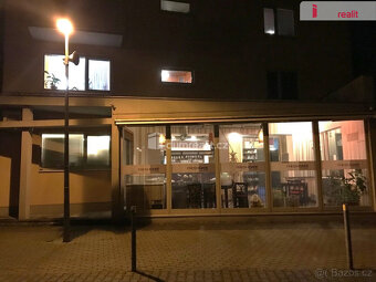 Pronájem komerčního prostoru, 92m² + externí sklad a garážov - 10
