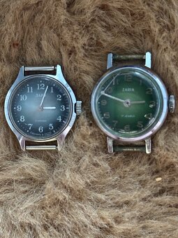 Stare hodinky mix celek - 10