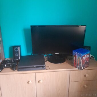 Playstation 4 - 10