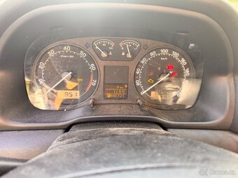 Octavia 1.8t 20V - r.v. 2002 - ND nebo na opravu - 10