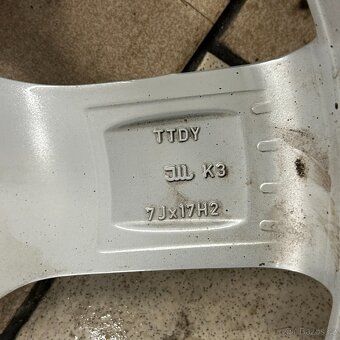 Subaru Outback zimní sada kol MICHELIN 225/65/R17 - 10