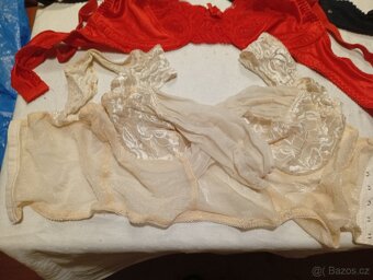 Prodám prádlo - 23 ks - vyřazené - 10