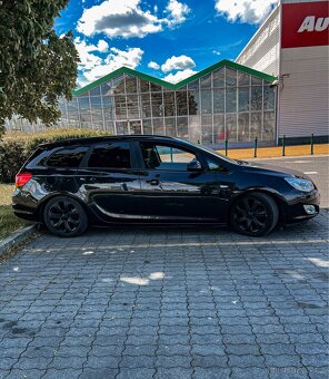 Opel Astra J Sports Tourer ve verzi 1.4 Turbo. - 10