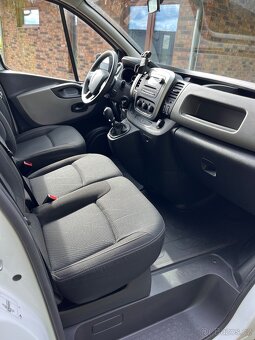 Renault Trafic 2.0 dci - 10