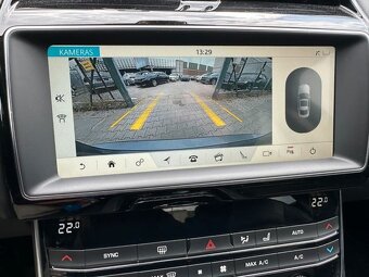 Jaguar XE Prestige AWD 2.0D mod 2020 - 10