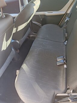 Yaris 1.0i - 10