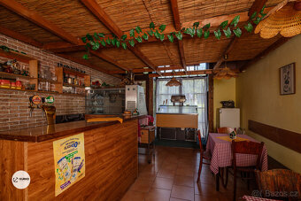 Rodinný dům s restaurací o výměře 507 m2 v obci Lískovec - 10