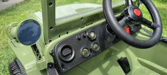1místný elektrický Jeep Willys s 2.4G bluetooth DO, olivová - 10