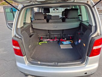 Volkswagen Touran 2.0 Tdi 100Kw - 10