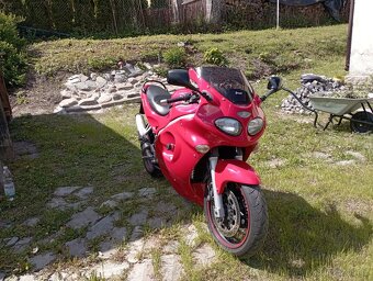 Triumph sprint 955i ST - 10