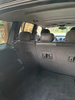 Jeep Cherokee (rok 2003) - 10