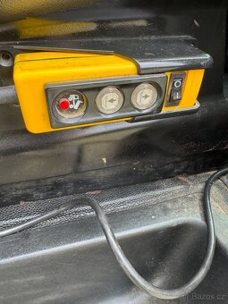 Sklápěč Renault Master - 10