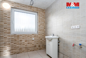 Prodej rodinného domu 5+1, 1205 m², Černá u Bohdanče - 10