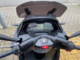 Peugeot Metropolis 400 - Black Edition Top - 10