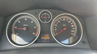 Opel Astra Caravan 1.7CDTI 16V 74 KW - 10