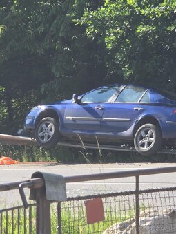 RENAULT LAGUNA (na díly/opravu) - 10
