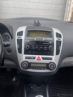 NOVÁ STK Kia Ceed 1.6 CRDi 16v 84kw - 10