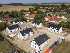 Prodej rodinného domu 4+1 96m2, zahrada 413 m2 - 10