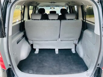 Hyundai H 1 2.5 CRDi MANUÁL 8MÍST NAVI SENZORY BEZ KOROZE - 10