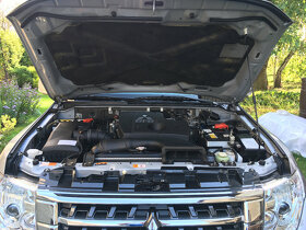 Mitsubishi Pajero 3.2 Di-D INSTYLE 7-Míst 176kW - 10