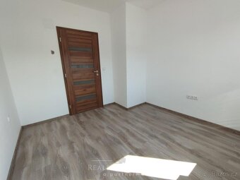 Pronájem bytu 4+k.k. 85m2 s balkónem, Mostecká, 584 01 Lede - 10
