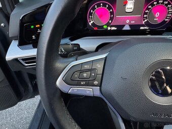 Volkswagen Golf VIII 1.0 eTSI/DSG/ČR-2. majitel/Life/28 tkm - 10