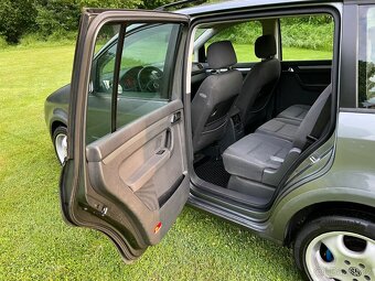 ►► VOLKSWAGEN TOURAN 2.0 TDI • NOVÁ STK ◄◄ - 10