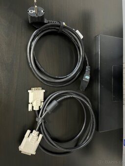24-palcový LCD Monitor HP LP2465 včetně kabelů - 10