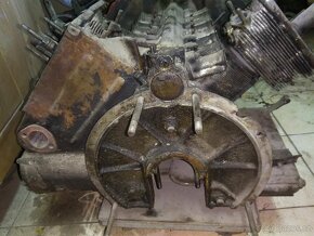 Motor Tatra 603-1 G rok 63 - 10
