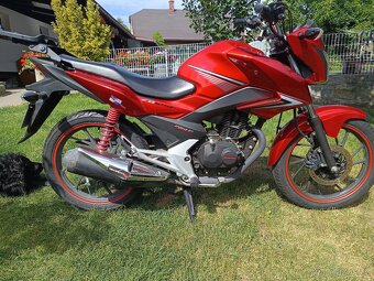 Honda GLR125 - 10