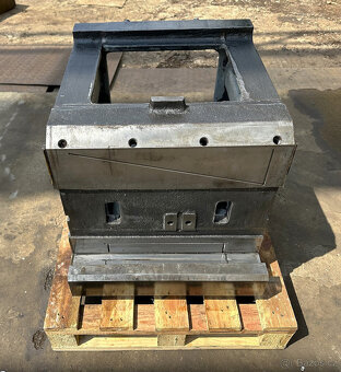 Kostka upínací  s T-drážkami - 10