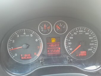 Audi A3 1.6 MPI - 10