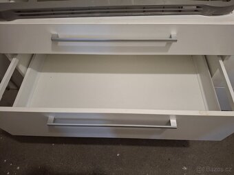 Kuchyňská linka se spotřebiči - 10