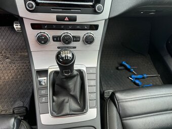 VW Passat Variant B7 2.0TDI 125KW R-Line - 10