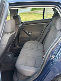 Volkswagen Golf V 1.4 - 10