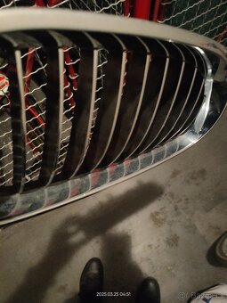 Ledvinky Predni maska bmw e60 - 10