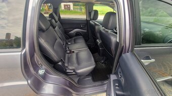 Mitsubishi Outlander 4x4 pěkný stav - 10