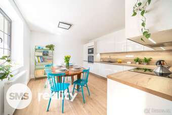 RD 4+1, 225 m2 (včetně garáže a terasy), pozemek 1061 - 10