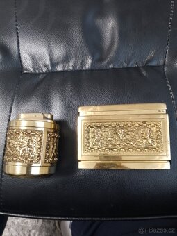Zapalovače a zásobník na cigarety - 10