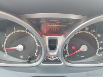 FORD FIESTA 1.4 - 10